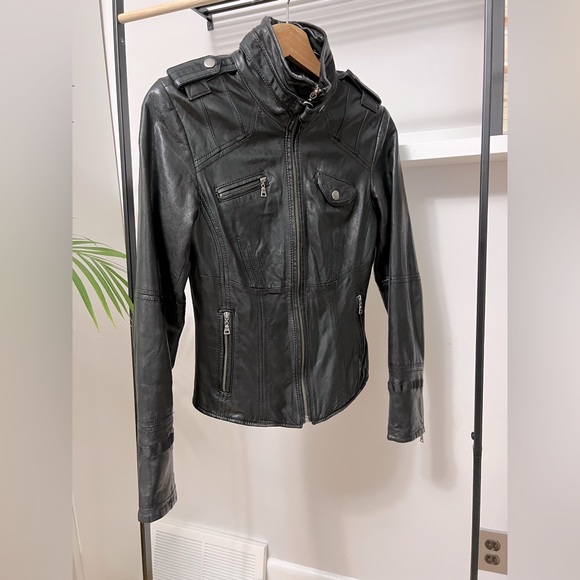 Danier leather jacket - Picture 3 of 8